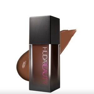 Huda Beauty #FauxFilter Luminous Matte Foundation in Hot Fudge 550R